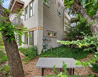 1504 Collier St - Photo Thumbnail 6