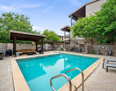 1504 Collier St - Photo Thumbnail 28