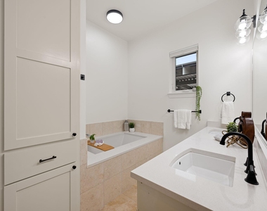 1504 Collier St - Photo Thumbnail 22