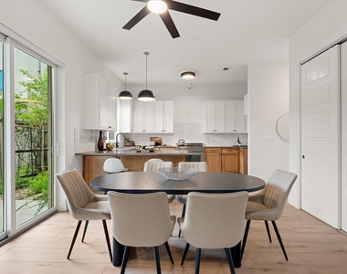 1504 Collier St - Photo Thumbnail 13