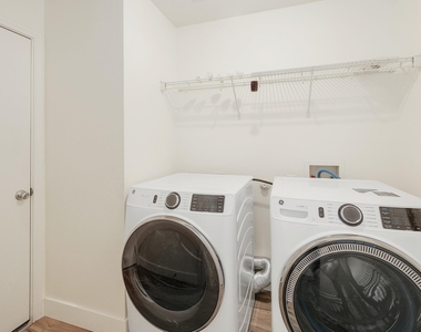302 Phillips St - Photo Thumbnail 20