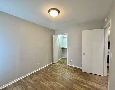 4411 Guadalupe St - Photo Thumbnail 10