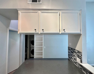 4411 Guadalupe St - Photo Thumbnail 7