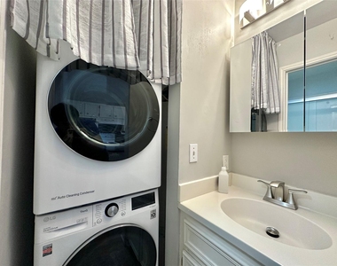 4411 Guadalupe St - Photo Thumbnail 11