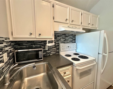 4411 Guadalupe St - Photo Thumbnail 5