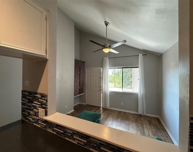 4411 Guadalupe St - Photo Thumbnail 6