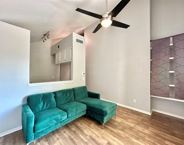 4411 Guadalupe St - Photo Thumbnail 1