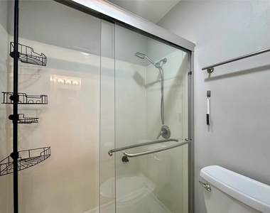 4411 Guadalupe St - Photo Thumbnail 12