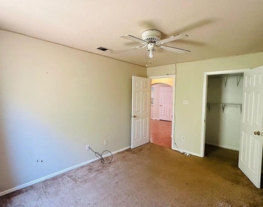 2222 Katy Ln - Photo Thumbnail 6