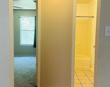 2222 Katy Ln - Photo Thumbnail 1