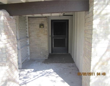 9409 Mountain Quail Rd - Photo Thumbnail 11