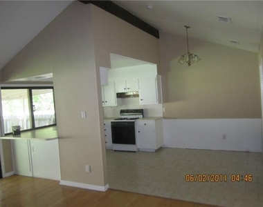 9409 Mountain Quail Rd - Photo Thumbnail 1