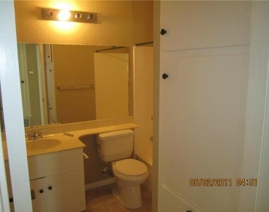 9409 Mountain Quail Rd - Photo Thumbnail 6