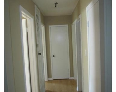 9409 Mountain Quail Rd - Photo Thumbnail 4