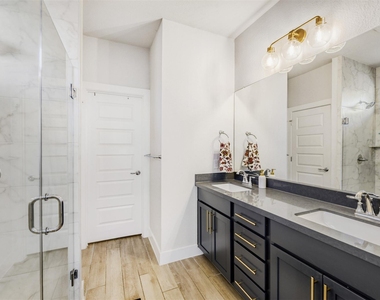 8602 Cottage Rose Dr - Photo Thumbnail 14