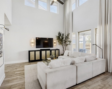 8602 Cottage Rose Dr - Photo Thumbnail 8