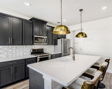 8602 Cottage Rose Dr - Photo Thumbnail 11