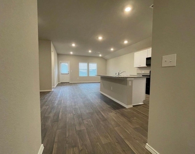 5805 Xene Dr - Photo Thumbnail 4