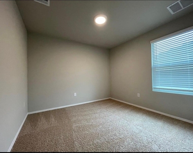 5805 Xene Dr - Photo Thumbnail 16