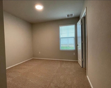 5805 Xene Dr - Photo Thumbnail 14