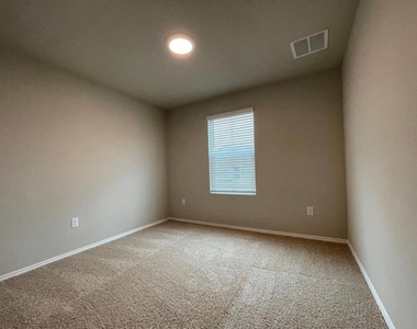 5805 Xene Dr - Photo Thumbnail 15