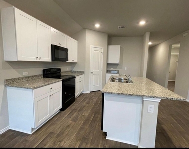 5805 Xene Dr - Photo Thumbnail 6