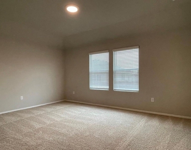 5805 Xene Dr - Photo Thumbnail 11