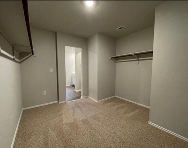 5805 Xene Dr - Photo Thumbnail 10