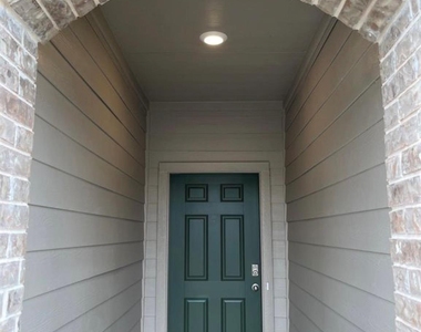5805 Xene Dr - Photo Thumbnail 2