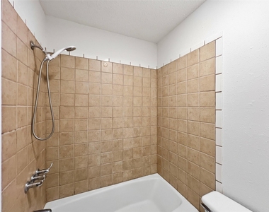 5201 Hedgewood Dr - Photo Thumbnail 15