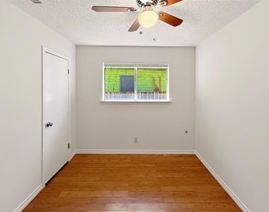 5201 Hedgewood Dr - Photo Thumbnail 11