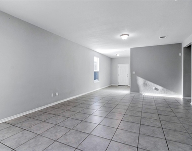 216 Syrah Ct - Photo Thumbnail 4