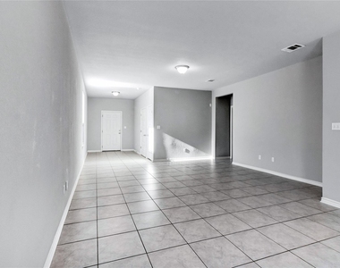 216 Syrah Ct - Photo Thumbnail 5
