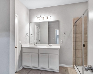 216 Syrah Ct - Photo Thumbnail 18