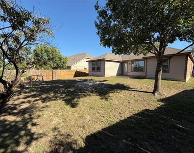 2204 Tranquility Ln - Photo Thumbnail 16