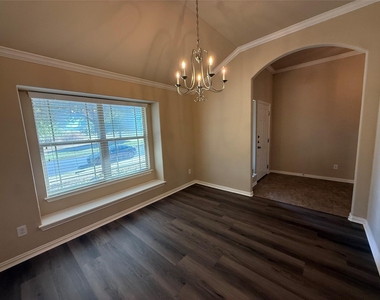 2204 Tranquility Ln - Photo Thumbnail 1