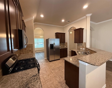 2204 Tranquility Ln - Photo Thumbnail 4