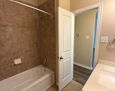 2204 Tranquility Ln - Photo Thumbnail 14