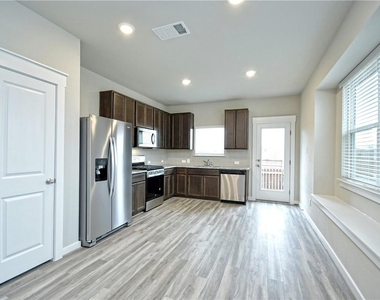 17201 Leafroller Dr - Photo Thumbnail 9