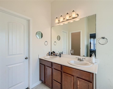 349 Tailwind Dr - Photo Thumbnail 5