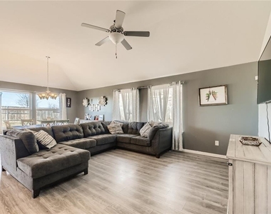 349 Tailwind Dr - Photo Thumbnail 1