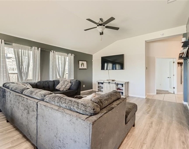 349 Tailwind Dr - Photo Thumbnail 2
