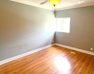 2043 Dunsford Terrace - Photo Thumbnail 14