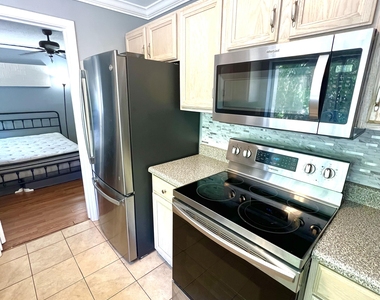 2043 Dunsford Terrace - Photo Thumbnail 7