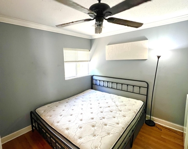 2043 Dunsford Terrace - Photo Thumbnail 9