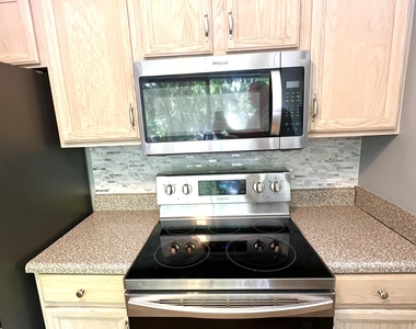 2043 Dunsford Terrace - Photo Thumbnail 6