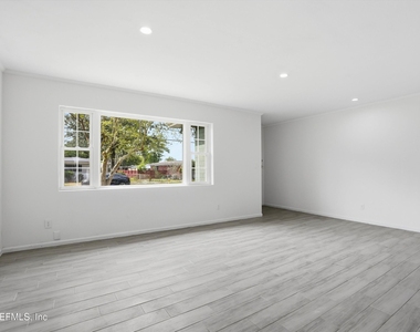 6713 Provost Road N - Photo Thumbnail 10