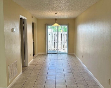52 Masters Drive - Photo Thumbnail 4