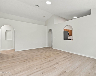 3520 Alec Drive - Photo Thumbnail 2