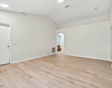 3520 Alec Drive - Photo Thumbnail 5